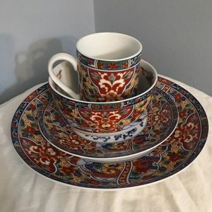 Imari Edo 4 Piece Place Setting - 1 dinner plate, 1 salad plate, 1 bowl & 1 cup